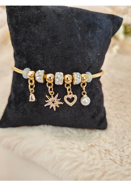 Charmlı Çelik Yıldız Detaylı Gold Bileklik fiyatları