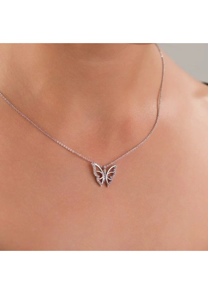 Kadın Kelebek Kolye – Gümüş Renk Zarif Çelik Tasarım, Kararmaz ve Antialerjik | Çelik Takı modelleri