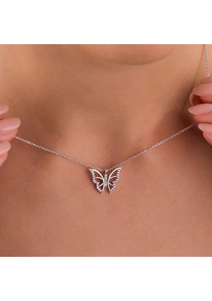 Kadın Kelebek Kolye – Gümüş Renk Zarif Çelik Tasarım, Kararmaz ve Antialerjik | Çelik Takı fırsatları
