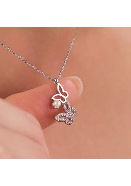 Kadın Kolye – Inci Detaylı Kelebek Figürlü, Gümüş Kaplama, Kararmaz ve Antialerjik Çelik Tasarım fiyatları