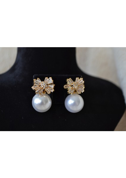 Çelik Inci Detaylı Gold Küpe