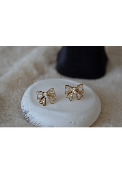 Gold Kurdele Temalı Inci Taşlı Çelik Küpe fiyatları