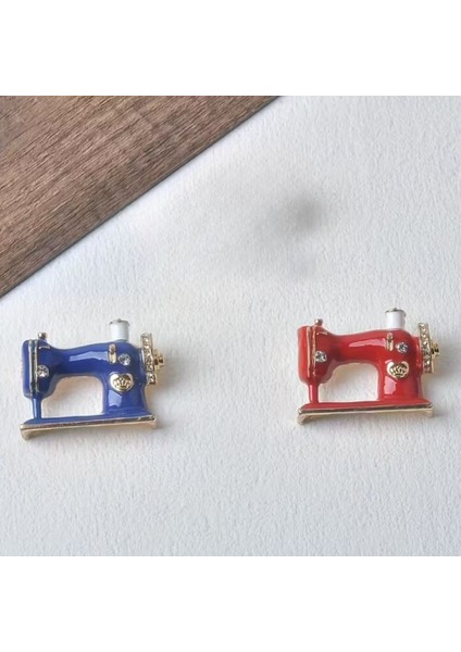 Dikiş Makinası Broş Kırmızı