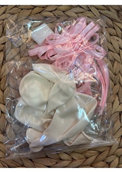 Pembe Fiyonk Detaylı Beyaz Balon 6 Adet Şık Parti Malzemesi fiyatları