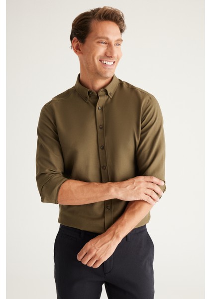 Erkek Haki Düğmeli Yaka Kolay Ütülenebilir Pamuklu Slim Fit Dar Kesim Oxford Gömlek fiyatları