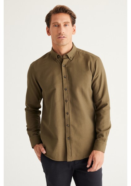 Erkek Haki Düğmeli Yaka Kolay Ütülenebilir Pamuklu Slim Fit Dar Kesim Oxford Gömlek