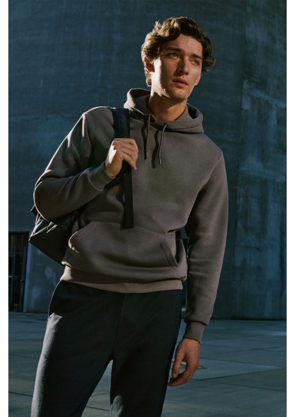 Erkek Koyu Gri Standart Fit Içi Polarlı 3 Iplik Kapüşonlu Kanguru Cepli Pamuklu Sweatshirt fiyatları