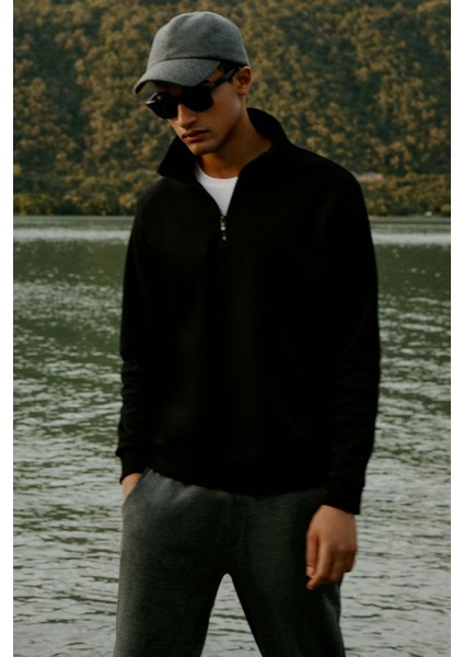 Erkek Siyah Standart Fit Normal Kesim Içi Polarlı Dik Bato Yaka Pamuklu Sweatshirt modelleri