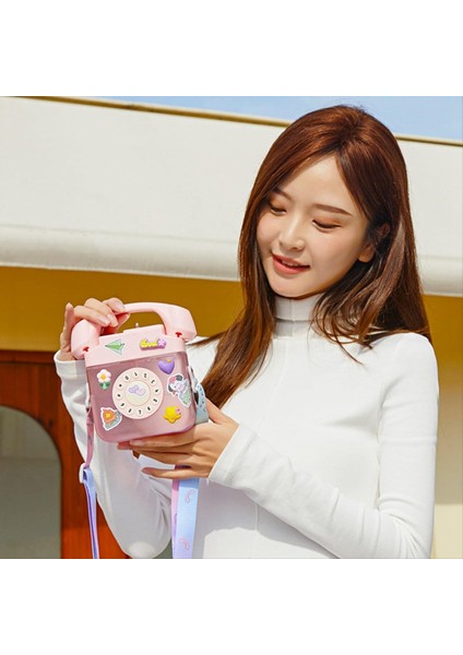 Reklam Öğeleri Retro Telefon Şekli Su Şişesi Ayarlanabilir Omuz Askısı, 3D Çıkartma ile Içme Şişeleri (Pembe) (Yurt Dışından) fırsatları