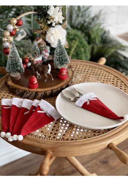 Yılbaşı Kaşıklık Servis -Noel Baba Şapka Figürlü Sofra Sunum Dekorasyonu 6’lı Set fiyatları