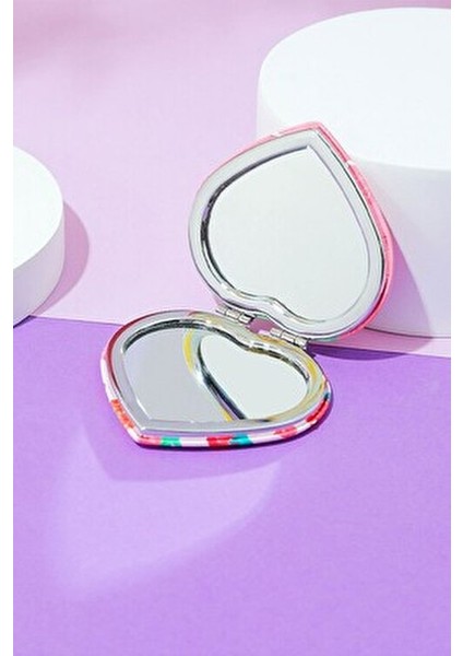 Çilek Şeklinde Katlanır Çift Taraflı Ayna Cam ve PU Malzeme ile Estetik Tasarım