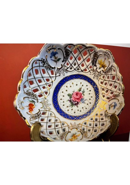 Wiesenthal El Boyama Porselen Ajurlu Şekerlik 17 cm Çapında