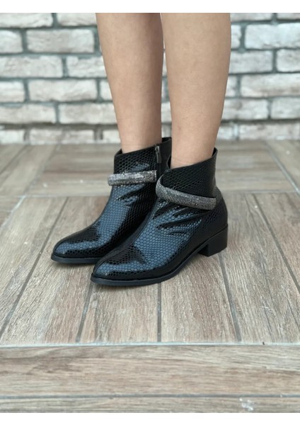 Lusso Kroko Taş Tokalı Büyük Numara Kadın Ayakkabı Şık ve Zarif Topuklu Model