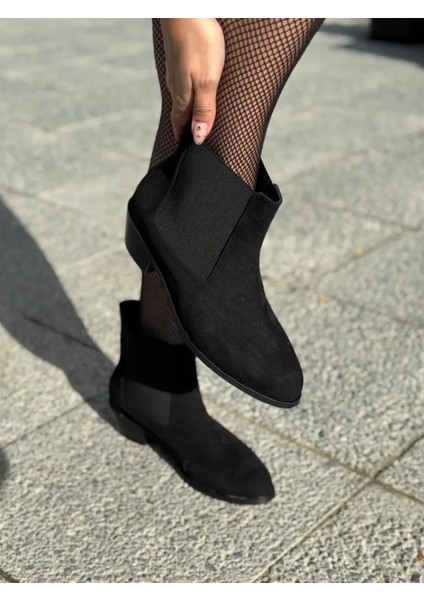 Centa Süet Lastikli Kısa Topuklu Büyük Numara Kadın Bot Stil ve Rahatlık fiyatları