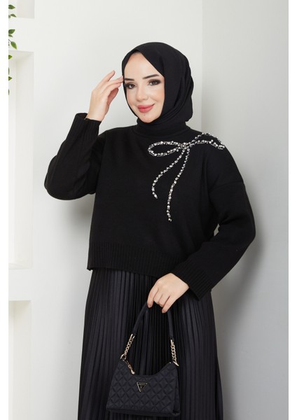 Fiyonk Detaylı Triko Taşlı Etek Üstü Crop Kazak fiyatları