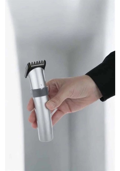 4 Taraklı Profesyonel Şarjlı Saç ve Sakal Kesme Tıraş Makinesi Seti fırsatları