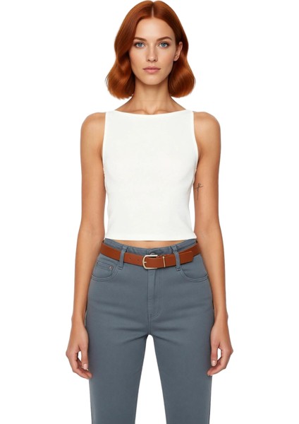 Kadın Kayık Yaka Fitted Crop Bluz Viskon Ribana Dokuma Tipi Ince Askılı Günlük Kullanıma Uygun modelleri