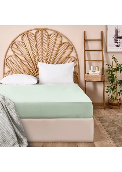 Soft Basic Çift Kişilik Düz Kenar Çarşaf - Yeşil - 240X260 cm