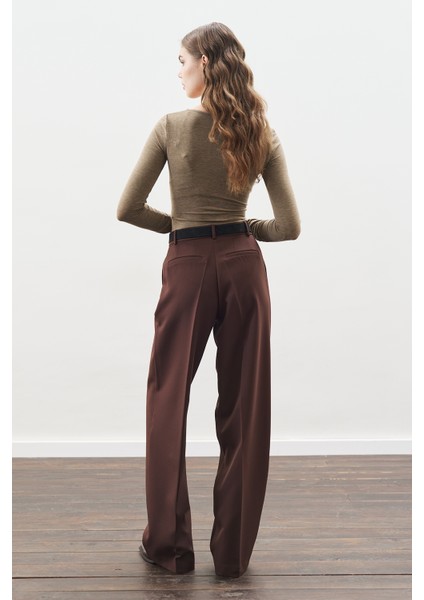 Pile Detaylı Düz Kesim Pantolon Acı Kahve