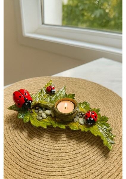 Uğur Böcekli Yaprak Mumluk – Doğal Taşlı Tealight Mumluk – Şans ve Bereket Temalı dekoratif obje