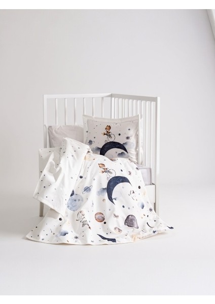 Cute Space Bebek Nevresim Takımı – %100 Pamuk, Nefes Alabilir, Uzay Desenli fiyatları