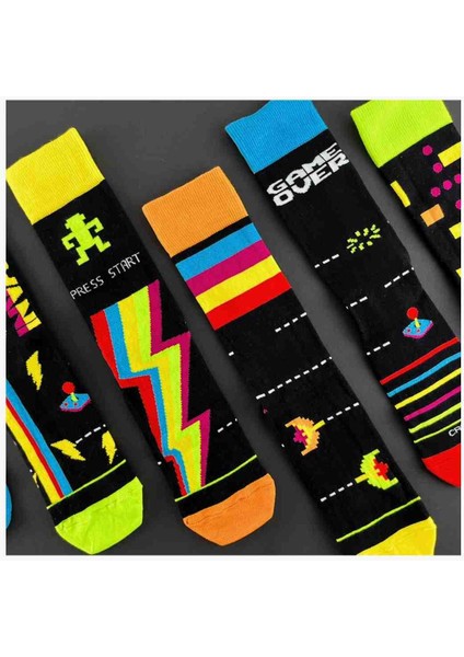 Space Invaders Retro Oyun Temalı Renkli Unisex Çorap Seti – 5’lı Koleksiyon indirimleri