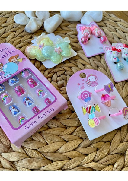 Kız Çocuk Simli Kelebek Toka Yapıştırma Tırnak Ayarlanabilen Yüzük ve Iki Adet Sıkıştırmalı Küpe Set