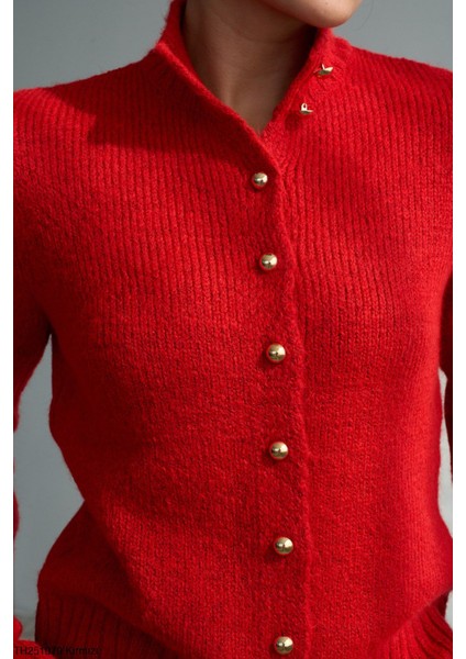 Kırmızı Dik Yaka Inci Düğmeli Hırka modelleri