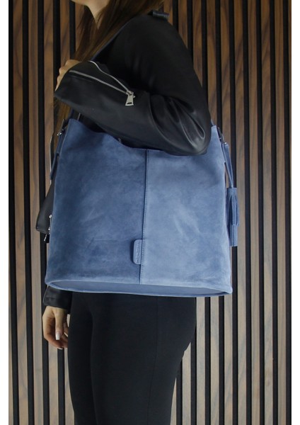 Mavi Hakiki Dana Süet Püsküllü Manyetik Kapaklı Büyük Boy Günlük Omuz Çantası ve El Çantası modelleri