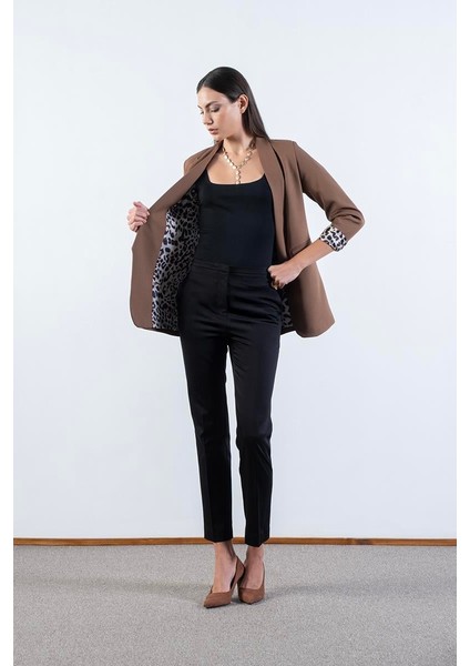 Orsilda Şal Yakada Gül Detaylı Ceket Kahve fiyatları