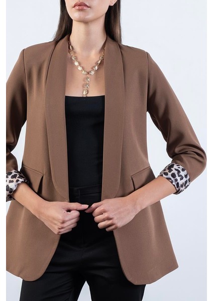 Orsilda Şal Yakada Gül Detaylı Ceket Kahve fırsatları