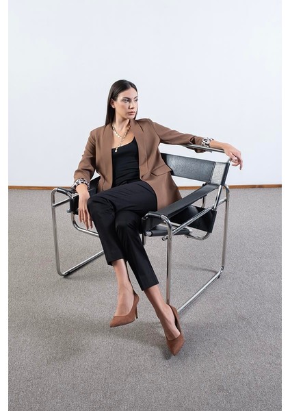 Orsilda Şal Yakada Gül Detaylı Ceket Kahve