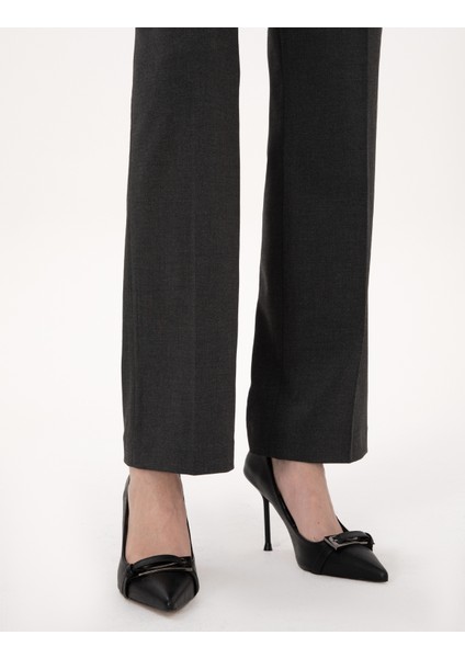 Kadın Siyah Topuklu Ayakkabı 50315603-VR046 fırsatları
