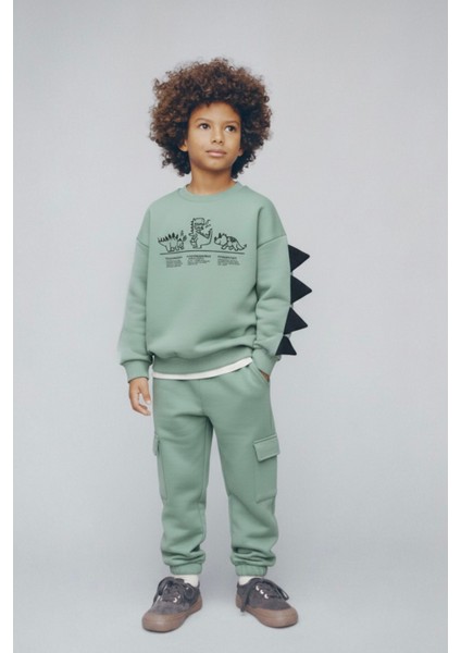 Erkek Çocuk Pamuklu Yeşil Dinozor Baskılı 3D Sırt Detaylı Sweat & Kargo Eşofman Takımı