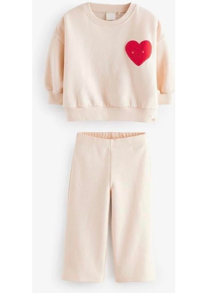Kız Çocuk Pamuklu Bej Kalp Desenli Sweatshirt ve Geniş Paça Pantolon Takım - Yumuşak Dokulu Rahat Kalıp