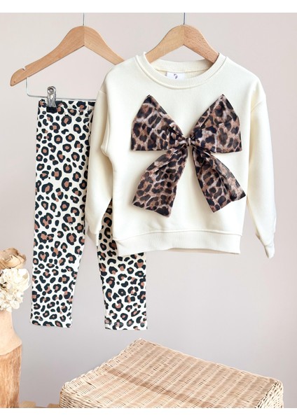 Kız Çocuk Pamuklu Krem Leopar Fiyonk Sweatshirt Takım - Leopar Desenli Taytlı Günlük Model modelleri