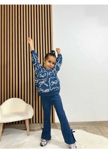 Kız Çocuk Pamuklu Lacivert Fiyonk Desenli Sweatshirt ve Volan Paça Eşofman Takımı modelleri