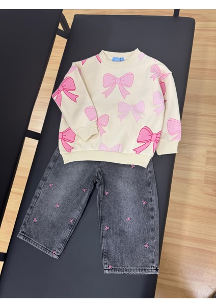 Kız Çocuk Pamuklu Krem Pembe Fiyonk Desenli Sweatshirt ve Gri Nakışlı Jean Takım - Günlük Şık Kombin modelleri