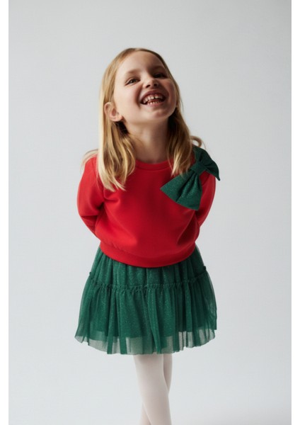 Kız Çocuk Pamuklu Kırmızı Fiyonklu Sweatshirt Yeşil Tüllü Etekli Takım - Şık ve Konforlu Kombin