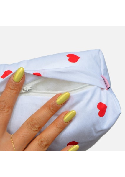 Piercing Yastığı , Kare (25x25 cm)Mini Kalp Desenli , Kulak Yastığı, Konforlu Uyku Için Özel Tasarım Kulak Koruyucu Delikli Yastık fiyatları