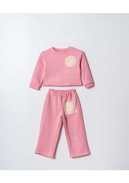 Kız Çocuk Pamuklu Pembe Dantel Aplikeli Yazı Baskılı Eşofman Takımı - Geniş Paça Iki Parça Set