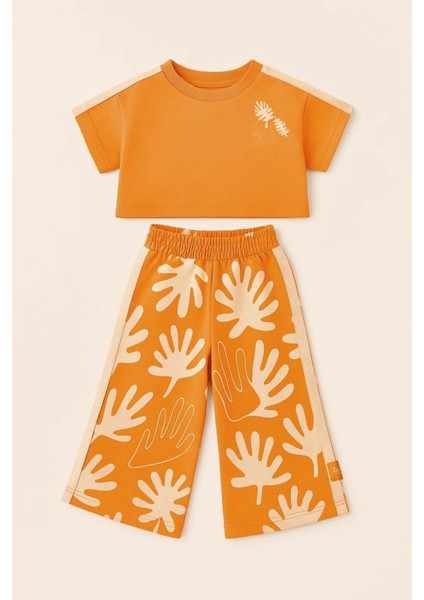 Kız Çocuk Pamuklu Turuncu El Baskı Desenli Takım - Kısa Kollu Crop T-Shirt ve Geniş Paça Pantolon modelleri