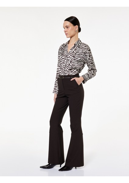 Uzun Kollu Düğmeli Zebra Desenli Klasik Yaka Saten Gömlek