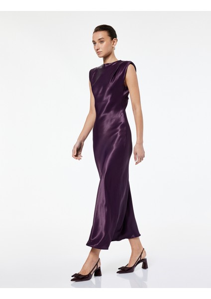 Yuvarlak Yaka Kolsuz Vatkalı Uzun Saten Elbise fiyatları