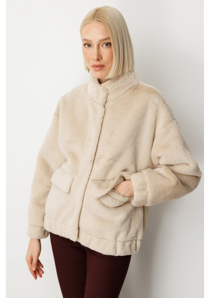 Kadın Peluşlu Kapak Cepli Mont 8007 Kum fiyatları