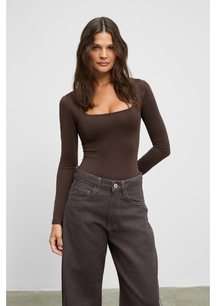 Zafeea Kadın Havuz Yakalı Esnek Kumaşlı Çıtçıtlı Koyu Kahverengi Bluz fiyatları