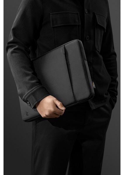 Defender 13" Siyah Premium Serisi Notebook Kılıfı - A13C2D3