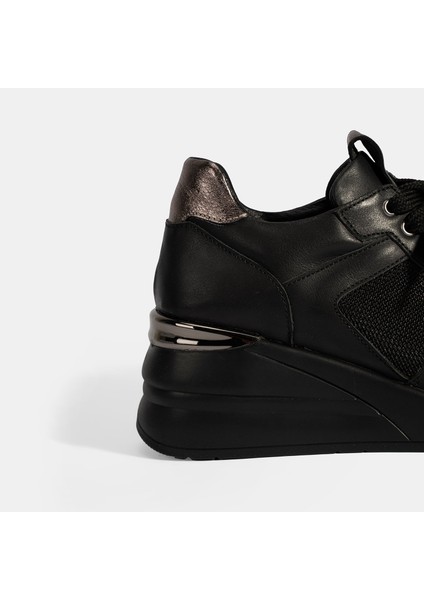 Kadın Siyah Bağcıklı Dolgu Topuklu Spor Ayakkabı