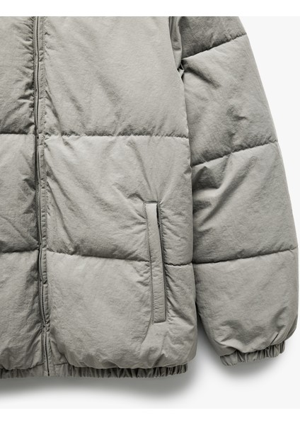 Dik Yaka Cep Detaylı Fermuarlı Kışlık Şişme Mont