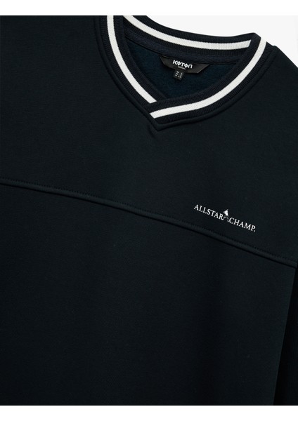 Regular Fit Uzun Kollu Çizgi Detaylı Şardonlu V Yaka Sweatshirt modelleri